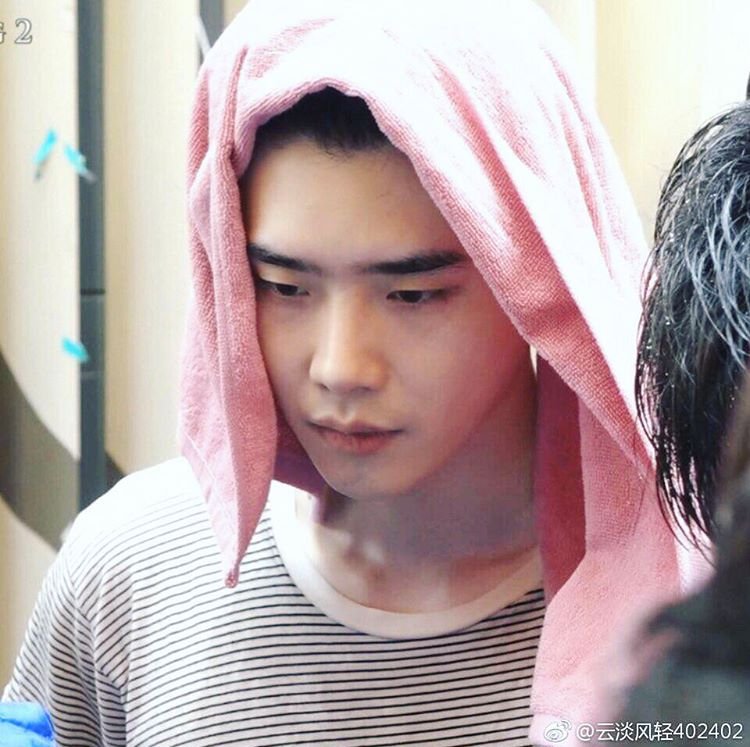 WithJsFCI's tweet photo. #Leejongsuk "W" BTS
Cr: As tagged
#LeeJongSukFansClubIndonesia #Withjsfci #Ljsfci #LeeJongSuk_Fc_Indonesia #LeeJongSuk https://t.co/R3AyiPoXQr
