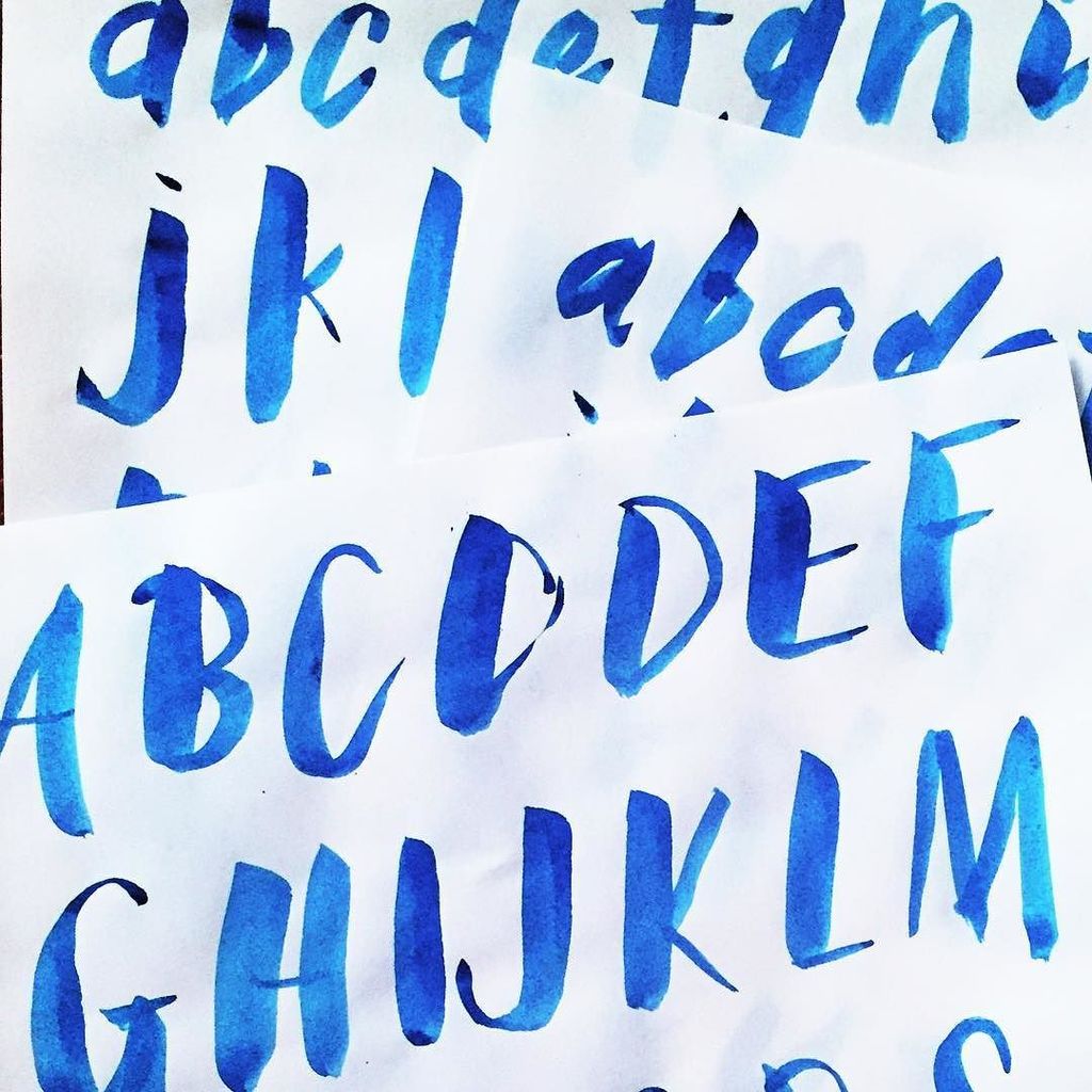hel_mcc's tweet photo. 55/100 29.05 Brush lettering for a change
#100daysofcalligraphybyhelen ...
#the100dayproject #100daysofcalligraphy⦠https://t.co/MiEUBrX0zD https://t.co/F0hh606Phg