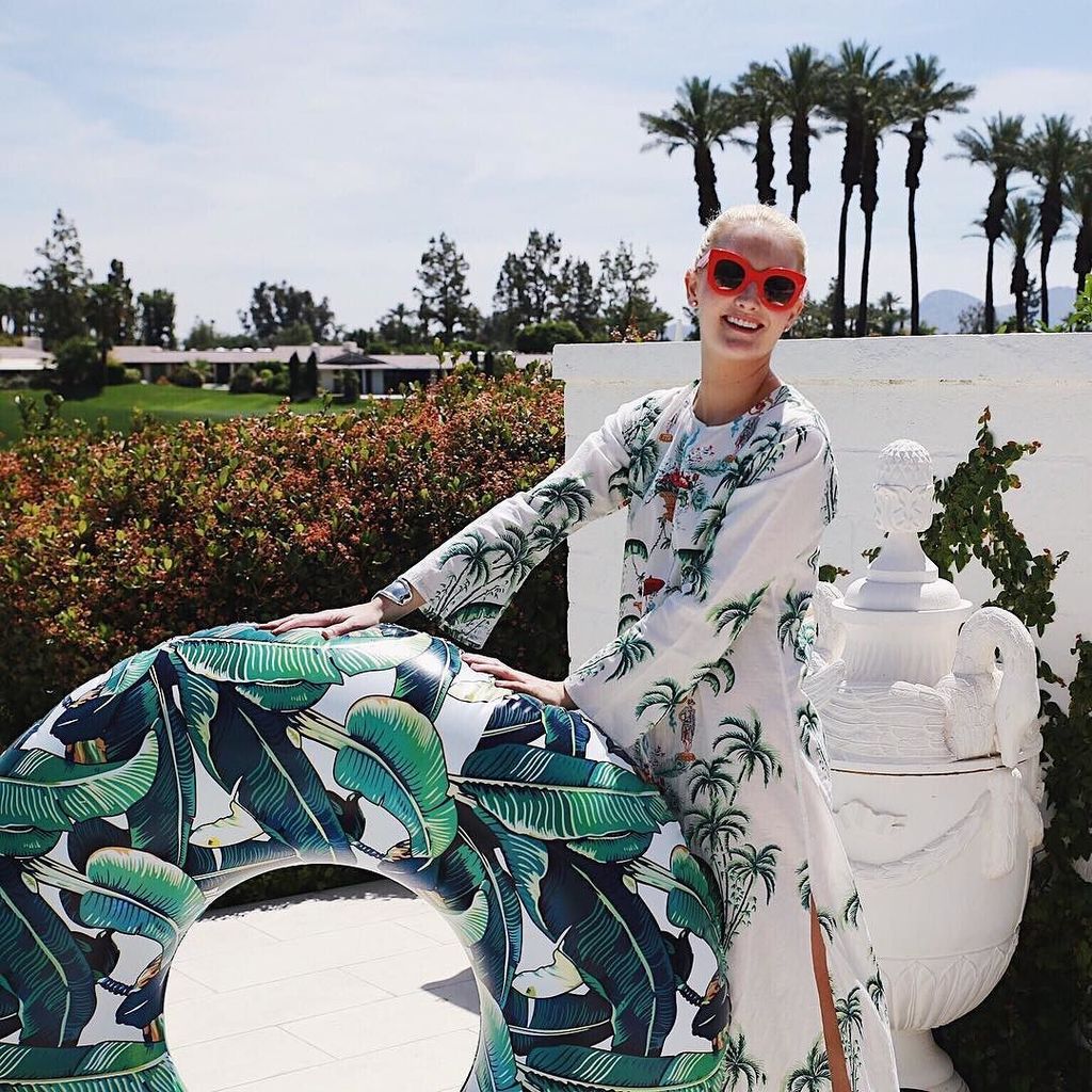 The 'BHH' blending in with <a href="/partyskirts/">PARTYSKIRTS</a> #floatnaked 🌴🌴🌴 ift.tt/2sffFhD