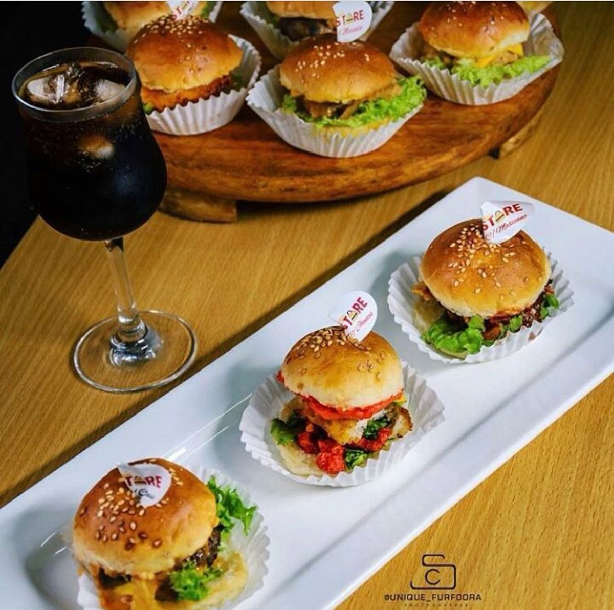 burgerstore_'s tweet photo. mini burgers https://t.co/ohJGHNPrOB