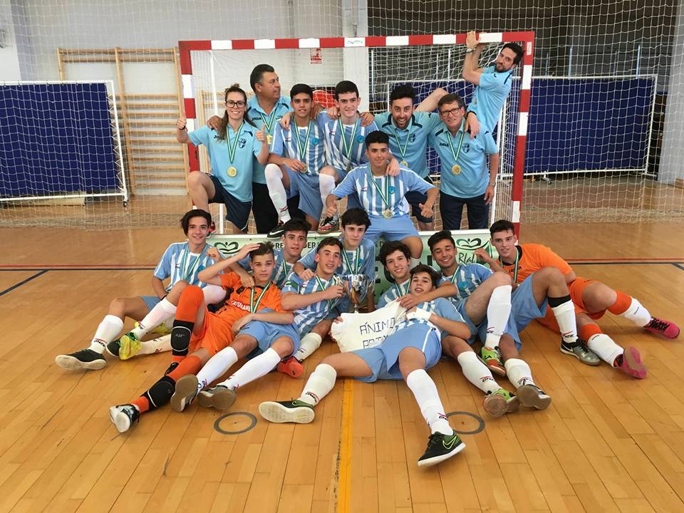pepepacoS's tweet photo. 4 AÑOS/4 CAMPEONATOS

Selección Sevillana: Benamejí 2013 y Doña Mencía 2014 (Infantil), Vera 2016 (Cadete)
FS Nazareno Cadete: Motril 2015 https://t.co/UClDkjB4YL