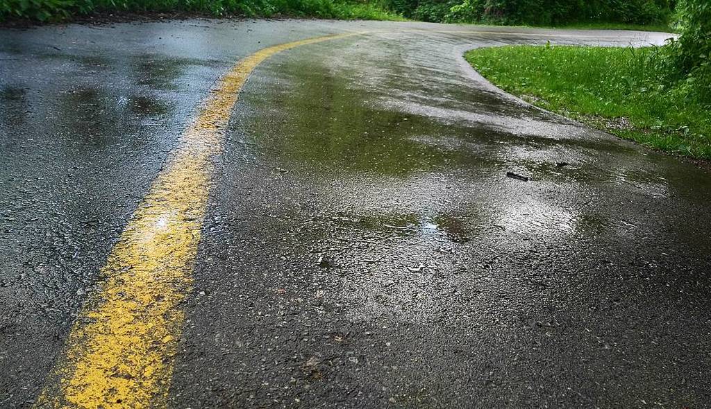 carmilevy's tweet photo. Waiting out the thunderstorm under a blessedly conveniently located near bridge. Thanks, @westernuniversity! #ldno… https://t.co/dtoiiGapoC https://t.co/KsLiJ3Kxbf