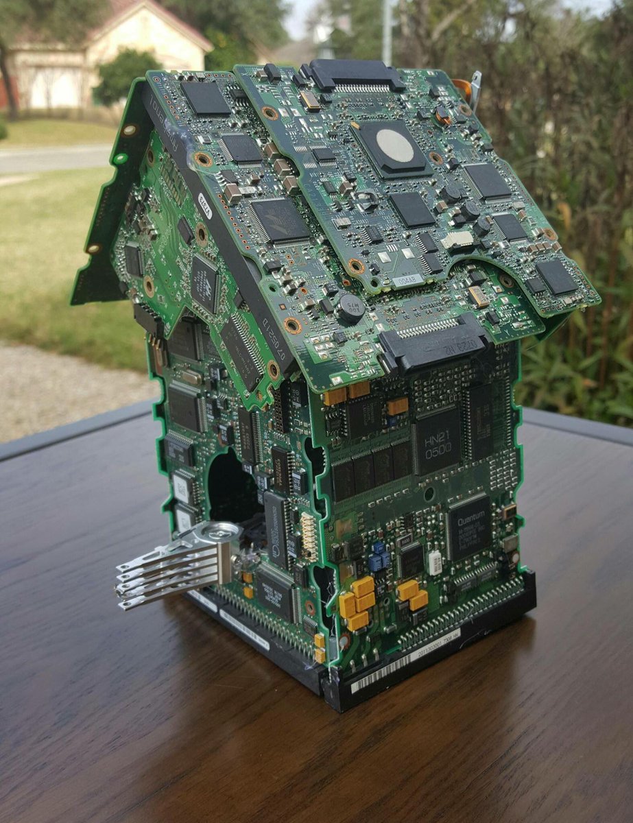 SeansBCF's tweet photo. An engineers solution to A birdhouse #geeks #BCFService #makeabirdhouse #diy https://t.co/WQ2EoGDXmM