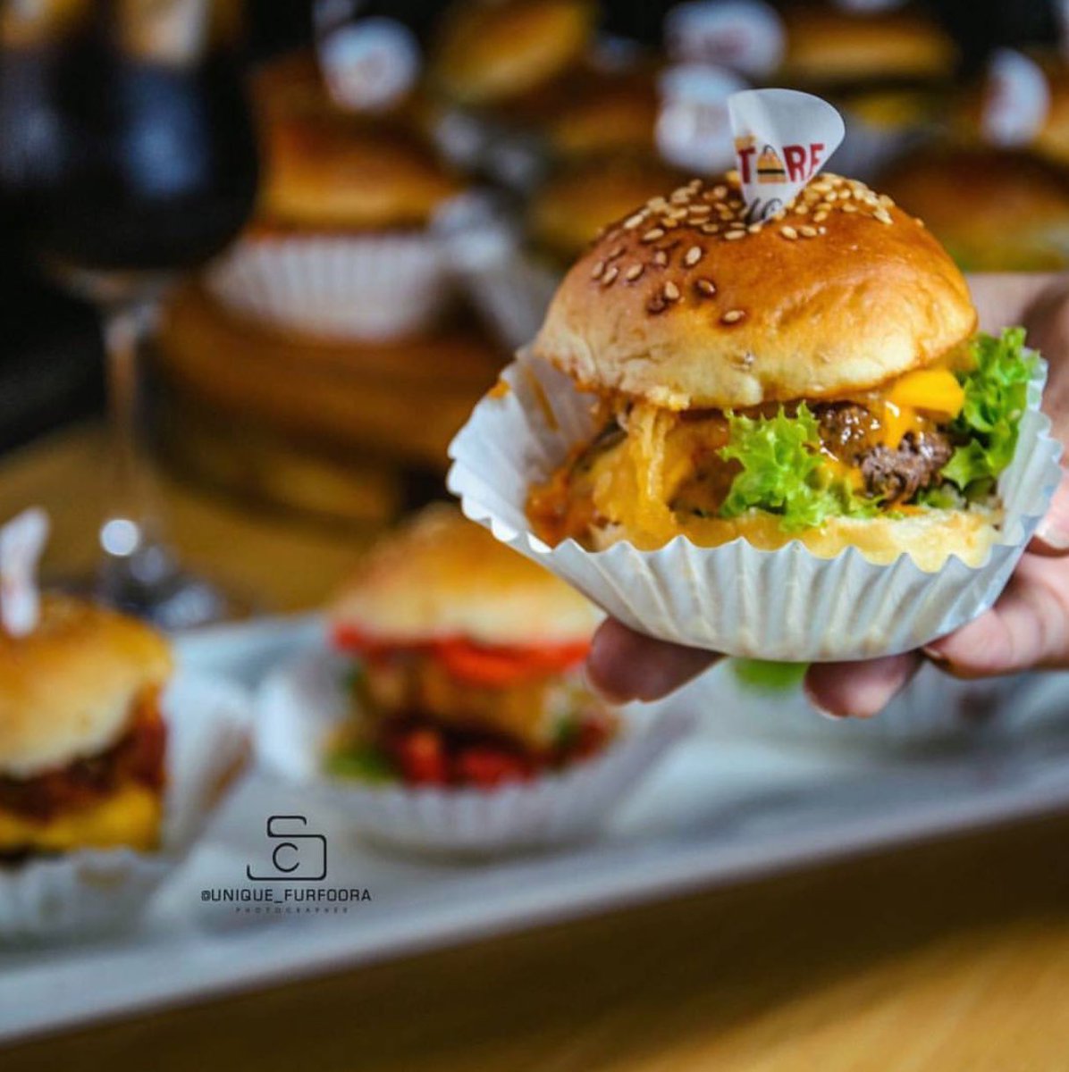burgerstore_'s tweet photo. خصم نص السعر فقط فرع اليحر بمناسبة فوز الزعيم💜💜
#نادي_العين  #دوري_أبطال_آسيا #العين_الاستقلال https://t.co/ODxIhQZ9lE