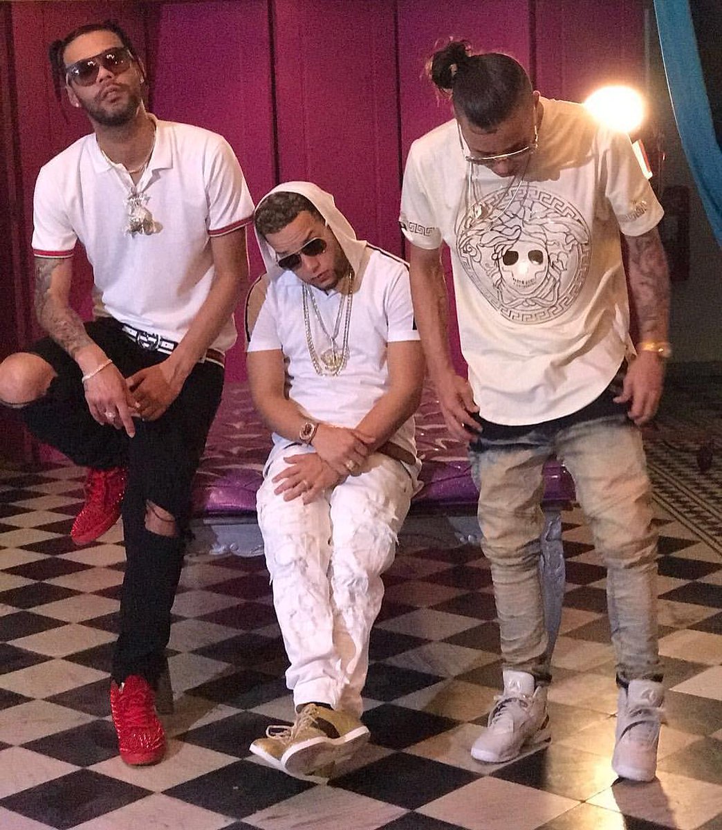 Nio_Arg's tweet photo. Video de #Fantasma 🔜🔜🔜 
#SouElFlotador ❌ @casper_magico ❌  @NioGarciaMusic 
 #ElDragon🐲#FLM #FM #LosDragonesArg https://t.co/HrKrhziCoT