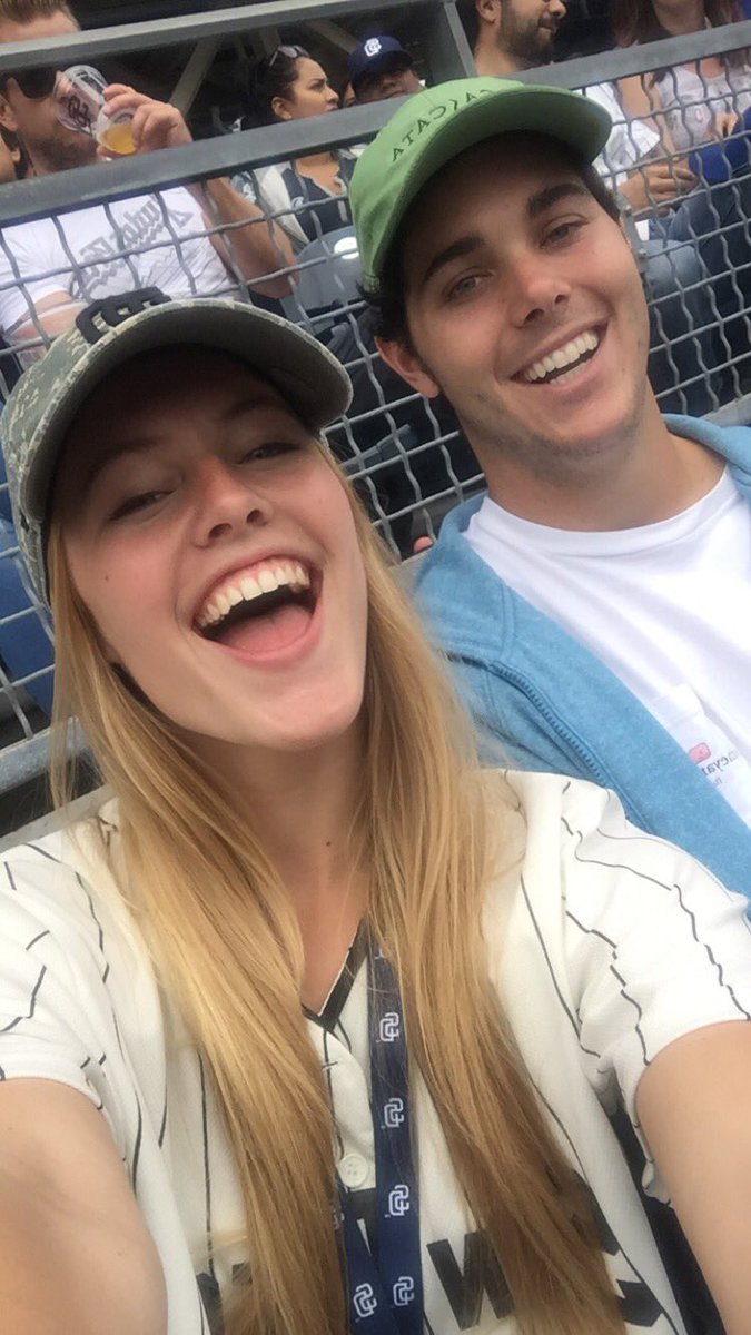 Our faces when Renfroe gets a Grand Slam vs. the Cubs 😍⚾️ #SDinHD