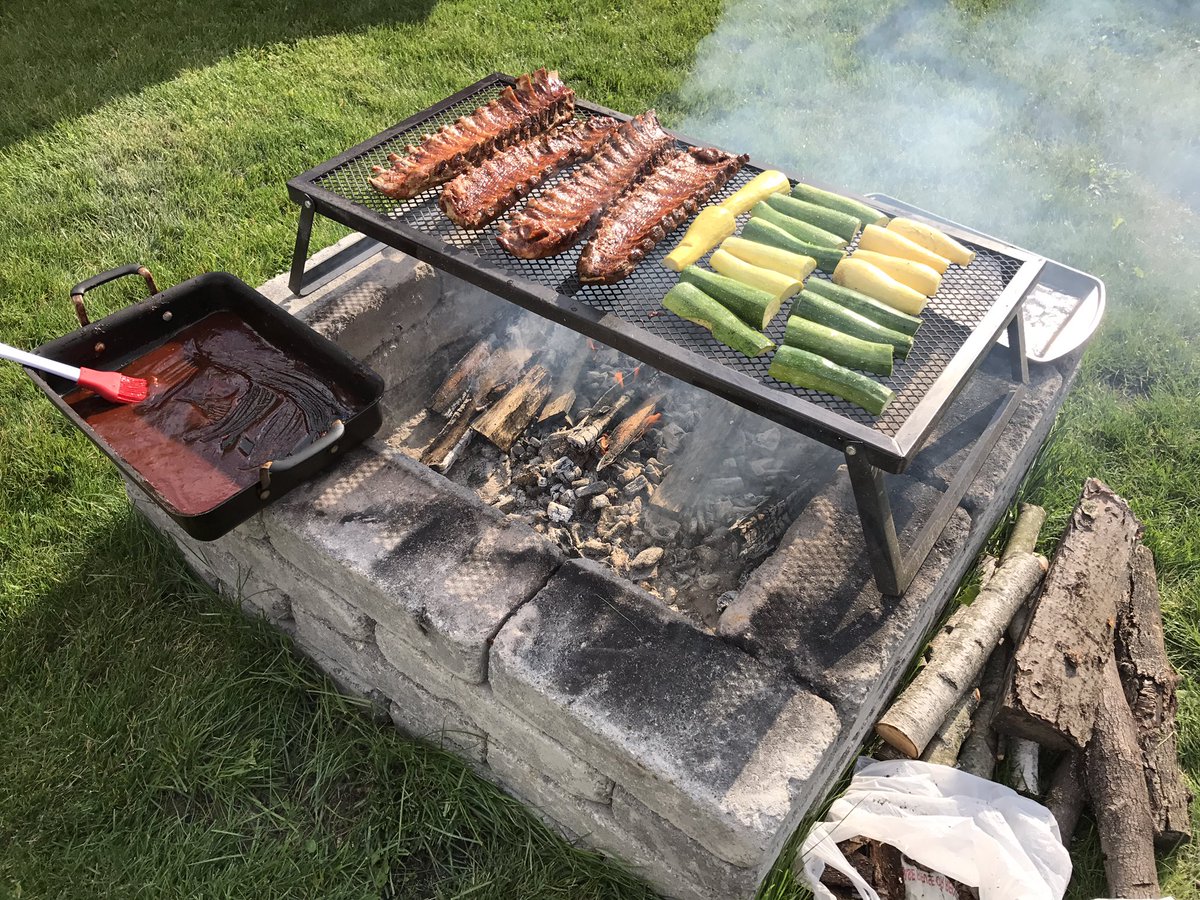 LewisInthe's tweet photo. @GordonRamsay what do you think? #PitMaster #MemorialDayWeekend #ribs https://t.co/7OiQ1JrfjE