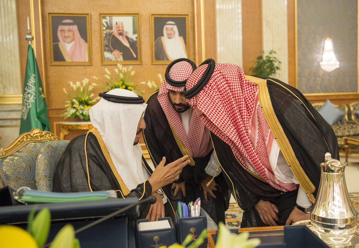 ben_aon's tweet photo. برتاح وانتم عن مقامي تسدون
قد المهمة يالجبال الرواسي
وان صارت الجمرة على راس غليون
لي قومةٍ تهتز منها الكراسي https://t.co/NhhSE1pMLx