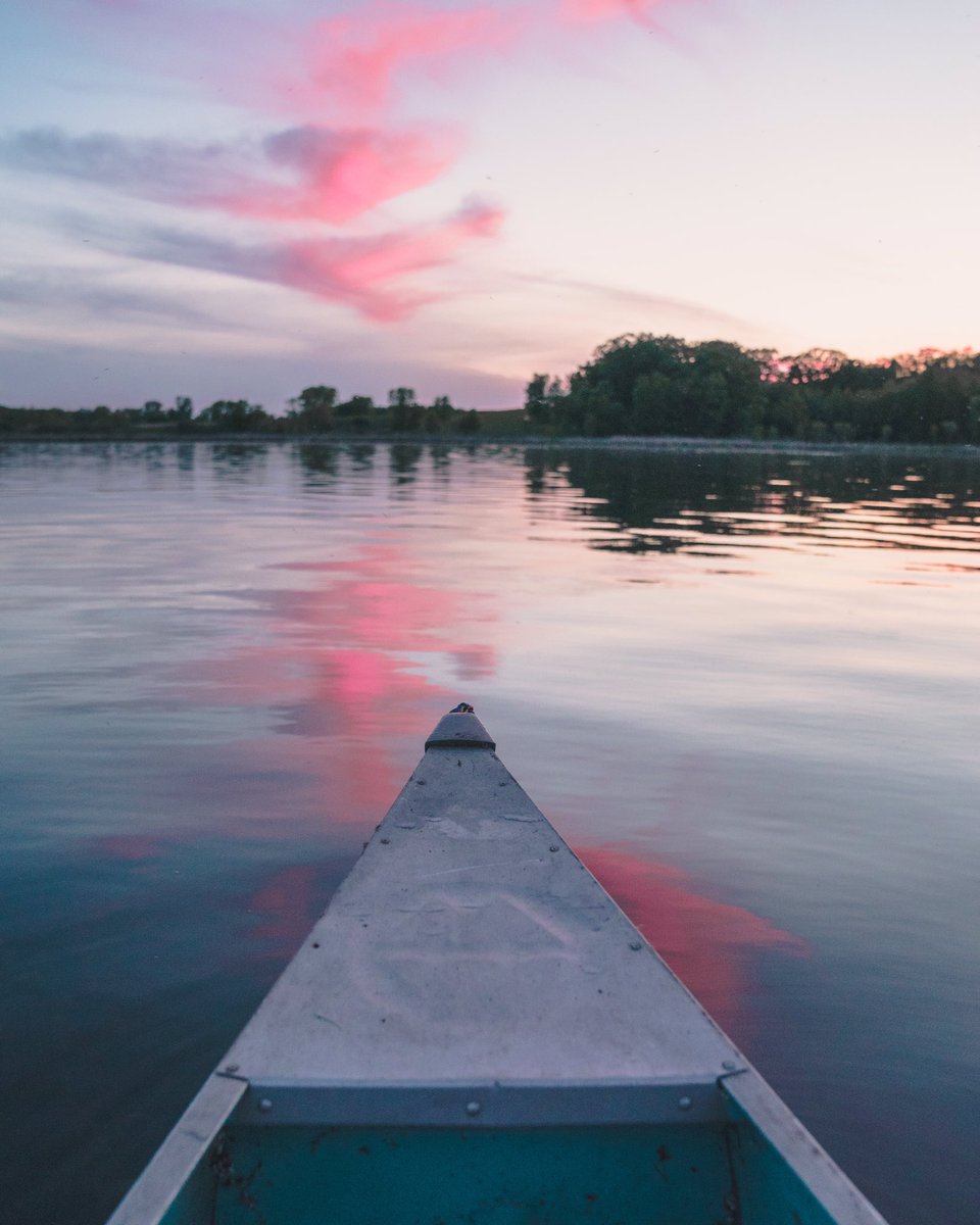 Jaymsullivan's tweet photo. Summer skies at the lake https://t.co/docfdTDcnk