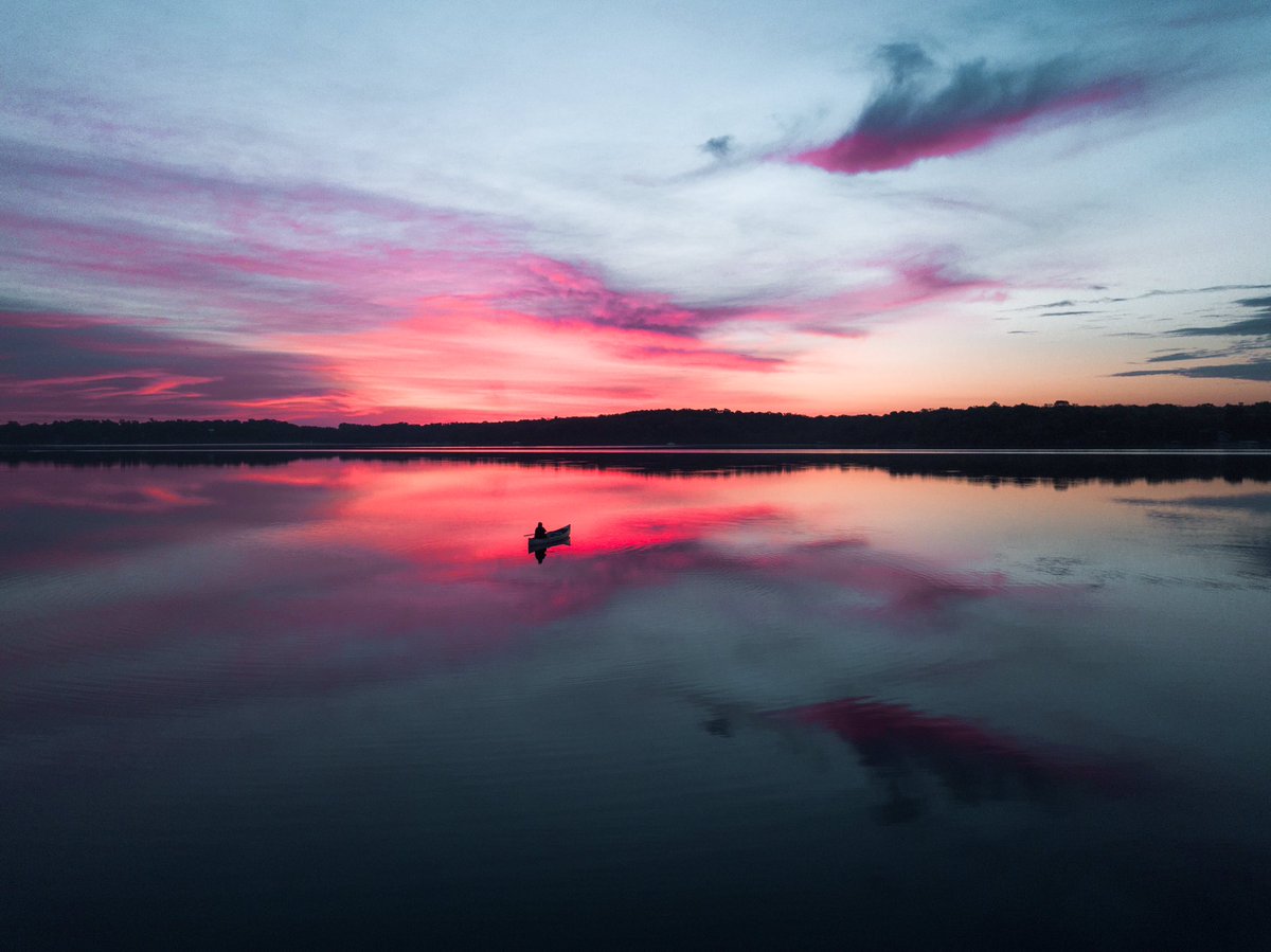 Jaymsullivan's tweet photo. Summer skies at the lake https://t.co/docfdTDcnk