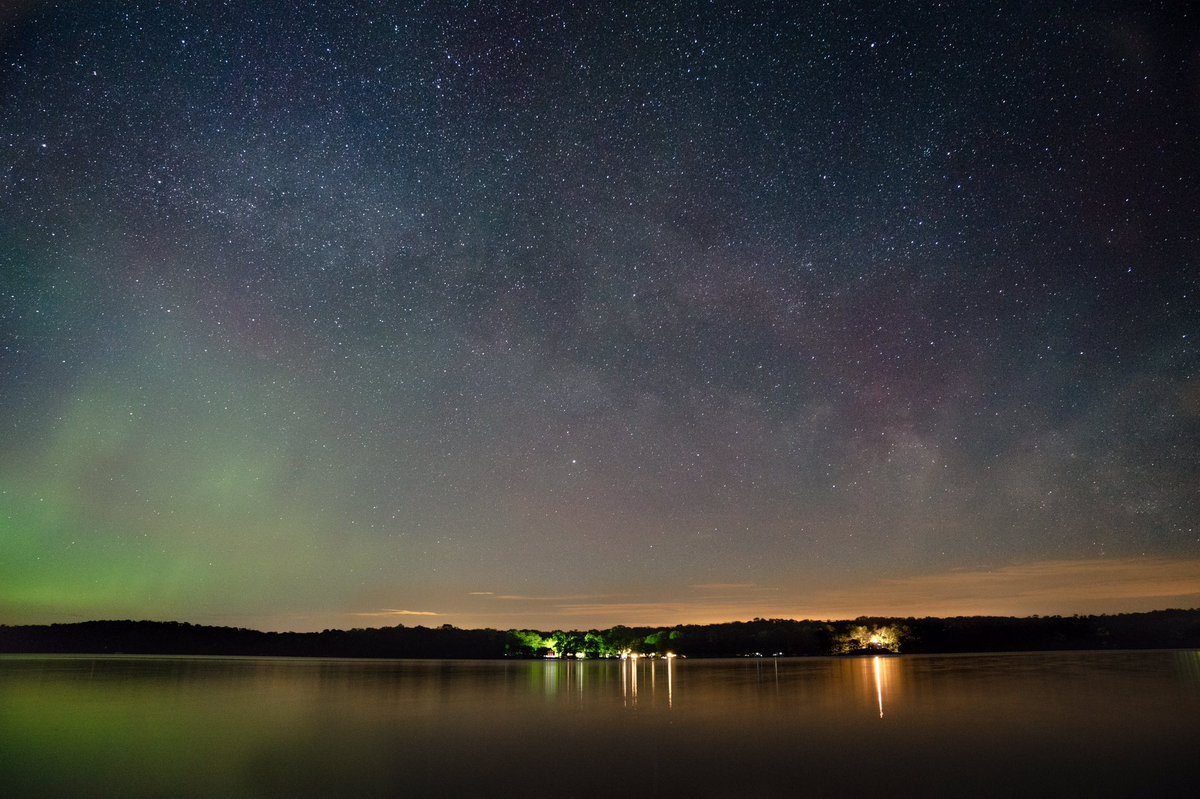 Jaymsullivan's tweet photo. Summer skies at the lake https://t.co/docfdTDcnk