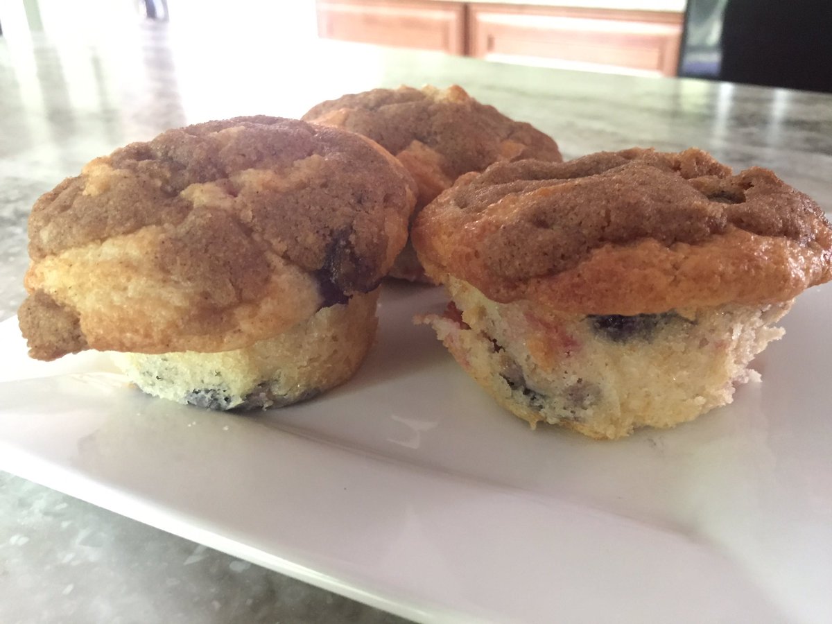 KristyofMI's tweet photo. I made blueberry strawberry muffins with cinommon crumble on top while running models for my thesis. #multitaskqueen #programMARK #forthewin https://t.co/0p0euyxVK4