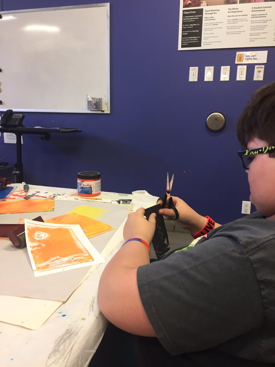 Christina Carey tweet media