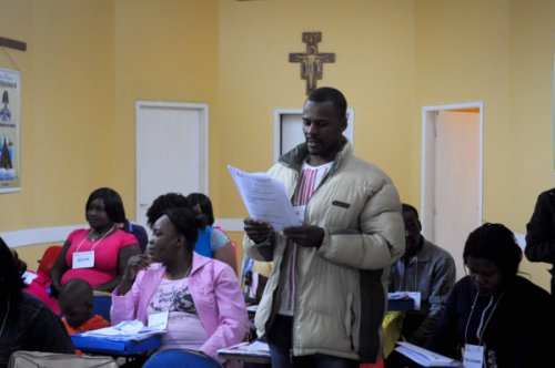 Haitianos concluem curso de português da PUCRS - 30 imigrantes receberam o diploma no último sábado: bit.do/dtBkK