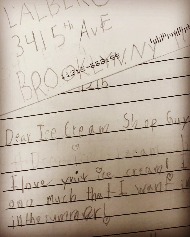 alberodeigelati's tweet photo. Al nostro albero di nyc abbiamo ricevuto una lettera da una bimba che ci dice quanto ama il nostro gelato! 😍🍦 https://t.co/Tcm25gxSED
