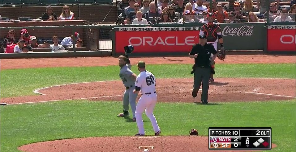 Buster Posey didn’t even move to help his man lol.