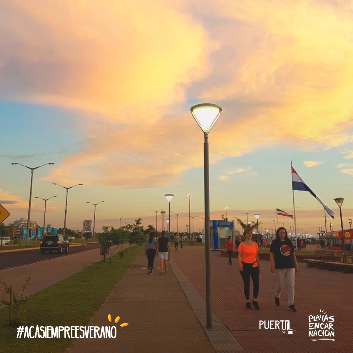 PlayasEncar's tweet photo. Finaliza tu día sonriendo por todo lo que tienes ;) 
#PlayasEncar https://t.co/jVzdL7cETi