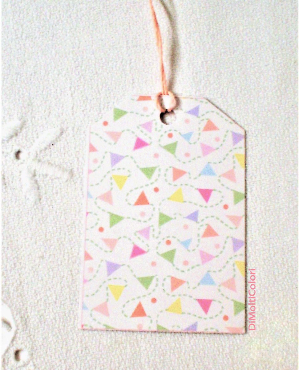 DiMoltiColori's tweet photo. Bunting motif #tags https://t.co/VoUADcbg46 #gift #wrap #hang #thankyou #packaging #decor #favortag #birthday #bridal #baby #shower #wedding https://t.co/XrlHhq00YL