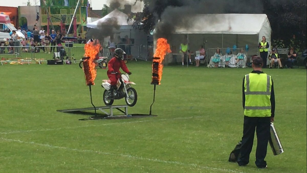 BethanyDiamond4's tweet photo. 1st show of the season @ Framlington gala and 1st show riding with my brother @KawasakiMXCoach @UKTeamGreen @Maxxis_Tyres @Honda_UK https://t.co/6EBfdd8BgA
