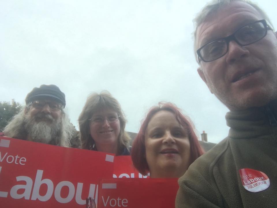 PaddyDixie69's tweet photo. #sixoclocksquad @MomentumPlym @PlymouthLabour @Jillnarin @UlrikeSchmidt @Simontrevorrow Southway late canvass, Plymouth #VoteLabour #JC4PM https://t.co/gMmuiVxOxM