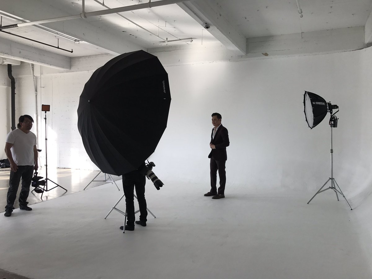 LTorresofficial's tweet photo. En Session De Fotos Para Mi Nuevo Sencillo "Yo No Te Olvido" 
#LeonardoTorres #ElBandolero #LTMusic https://t.co/UpUrybQrJG