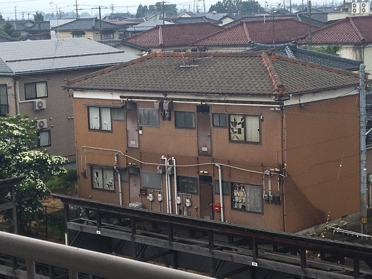 8_K_O's tweet photo. このアパートどうやって入るん？wwwwwwwwwwwwww https://t.co/WgdxCWOAqc