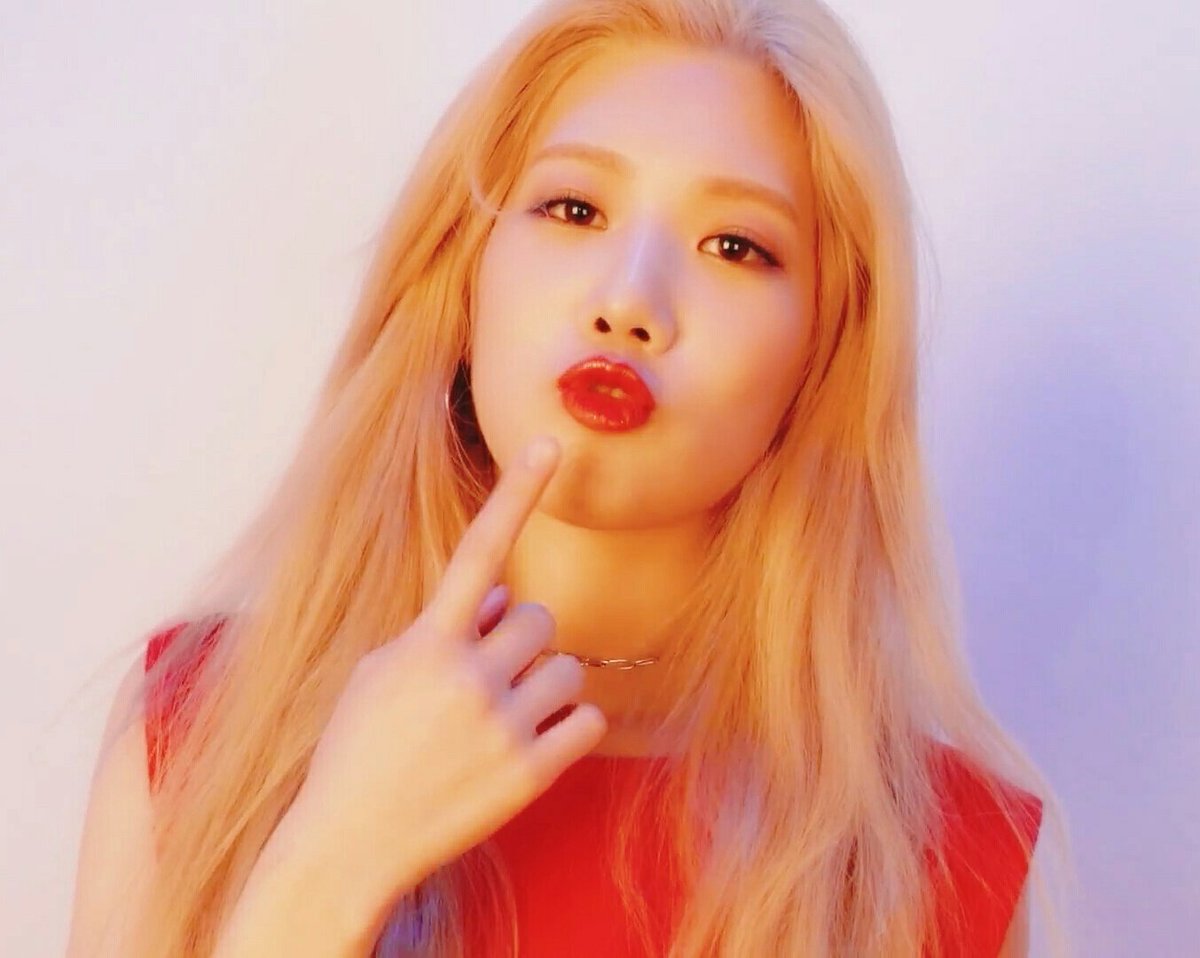 loonapics's tweet photo. LOOΠΔ #KimLip 
LOONA TV #125 💸
#이달의소녀 #김립 https://t.co/PVdJHwmdL0