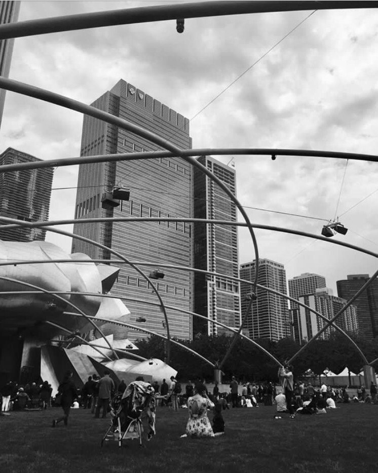 CindyKlinger's tweet photo. Millennium Park with family this Memorial Day weekend. Impromptu concert and beautiful weather! Ahh, Chicago. ❤️ https://t.co/V4tX9LkQhp