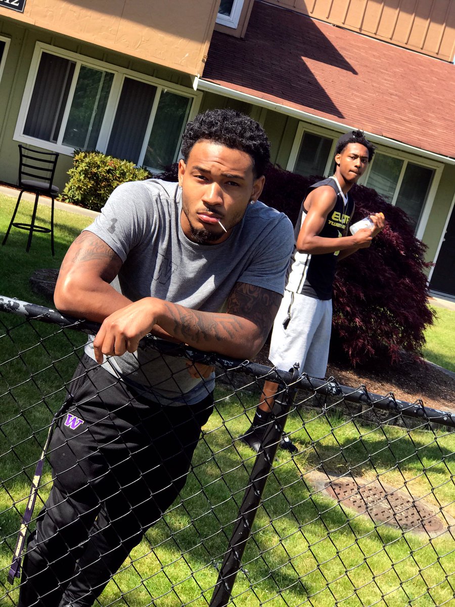 therealmarcuss's tweet photo. La familia 🤝 #TLF #MemorialDay @PWinston_4 @David_Crisp31 https://t.co/Z7MjsYWTdt
