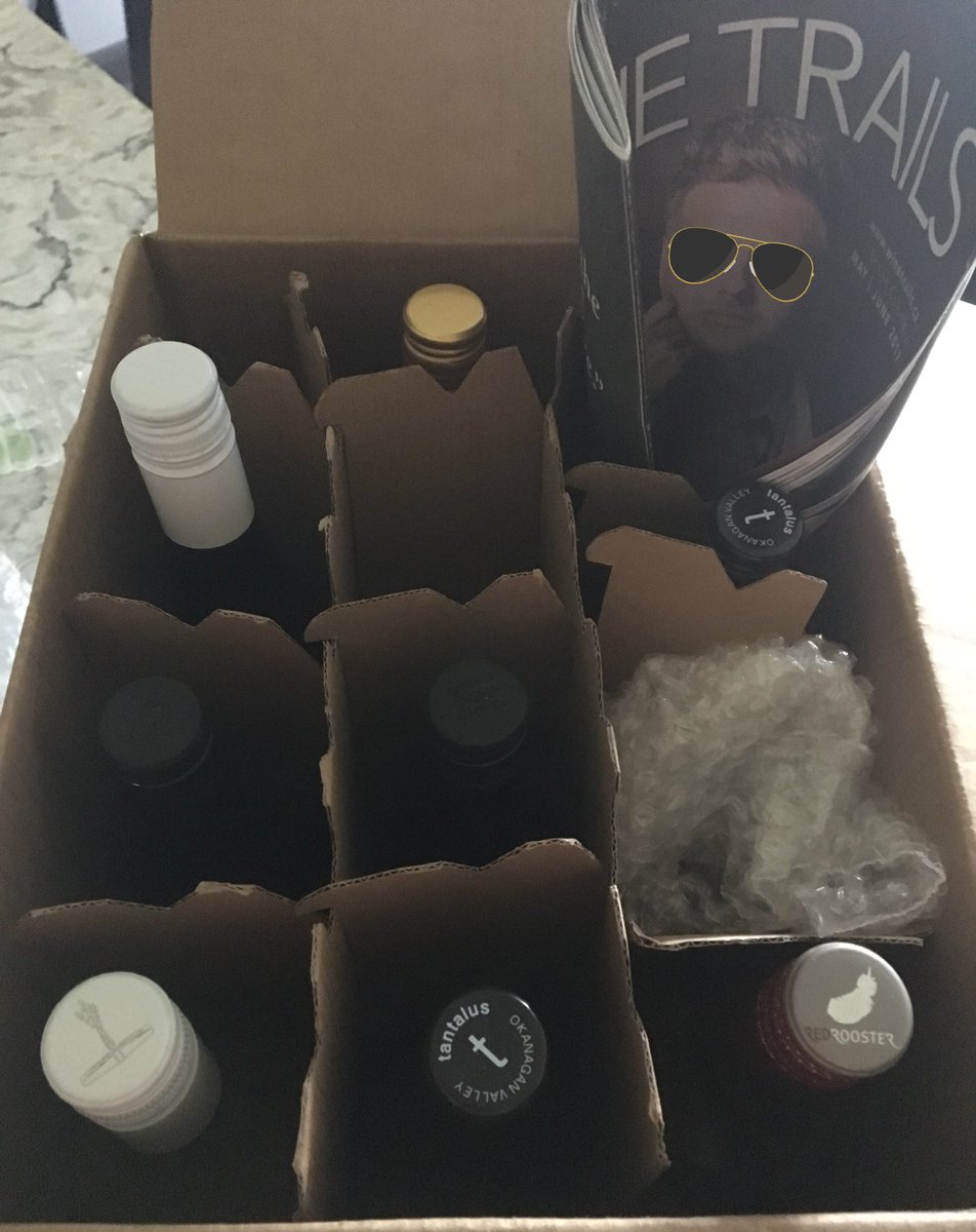 RicktheStick15's tweet photo. #creepypeeper #Grant #wine #lamboryan #TnA #bubblewrap #kepphydrated #tomsmom #weirdal #garage #approachable #retractablestep #gif #CPRS #up https://t.co/Eg2l4j44UE