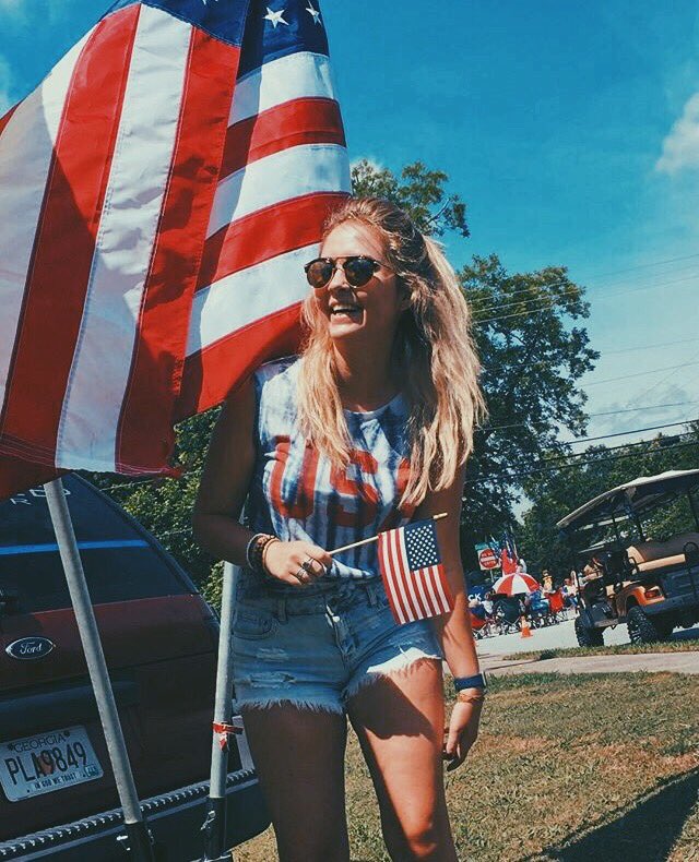 DeltaZetaFSU's tweet photo. Thankful for those who serve everyday. Happy Memorial Day! 🇺🇸 https://t.co/ZhFcvjYpnz