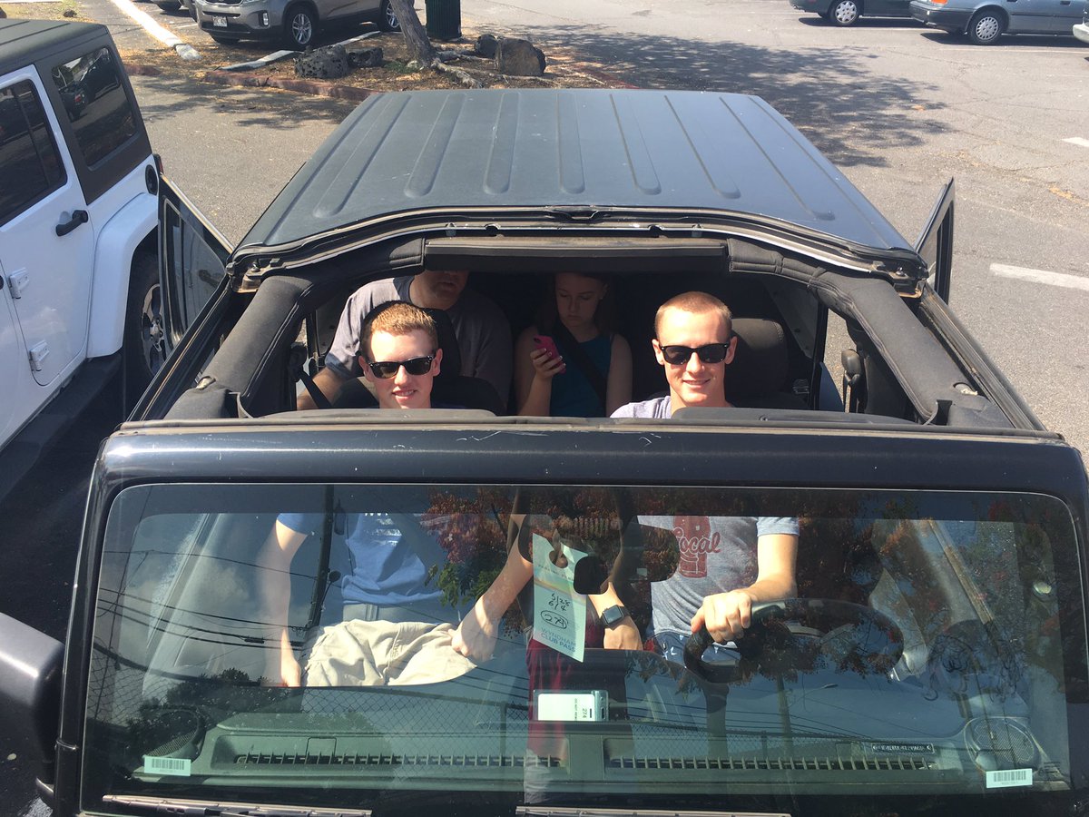 rynvln's tweet photo. Kinda wish I had a jeep https://t.co/Y3DQpEWeGA