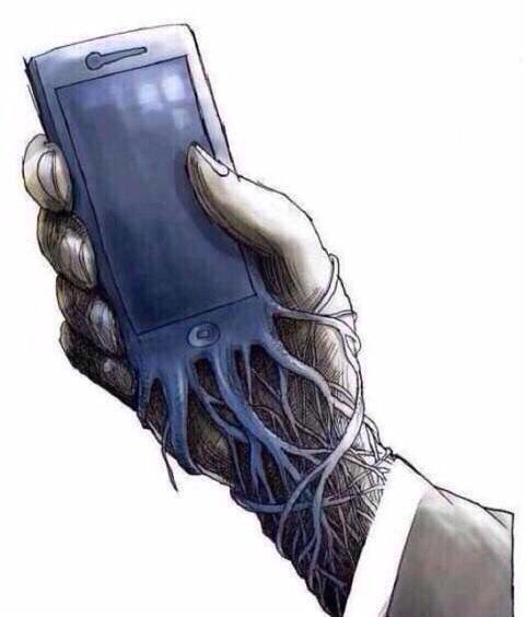 SoldadaFeridaa's tweet photo. Meu relacionamento com o celular https://t.co/kqCkYVaZer