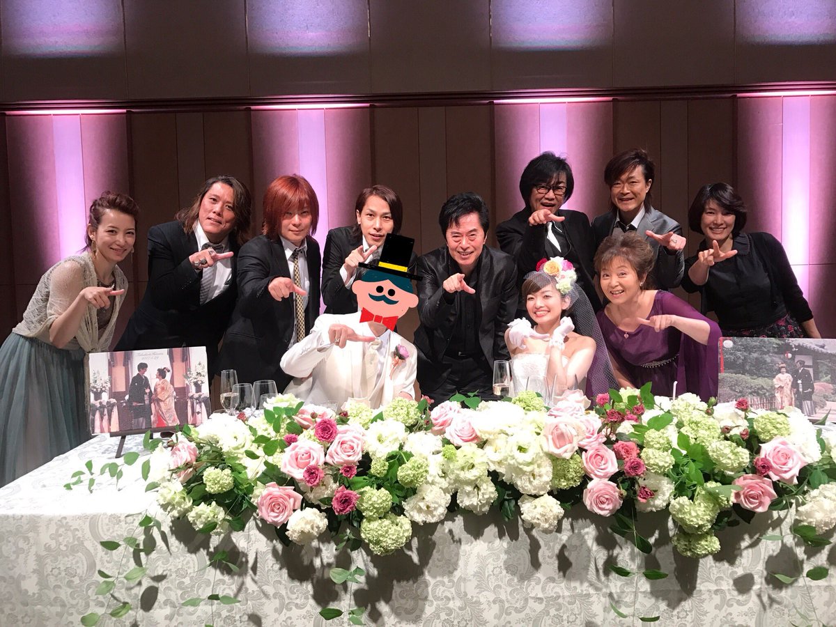 Ichiro Mizuki Twitterissa 昨日はスマイルが一番似合う歌手 吉田仁美ちゃんの結婚披露宴に招かれ行って来ました 愛にあふれた素晴らしい披露宴でした こんな素敵な披露宴は初めて 幸せをいっぱいいただきました 感動をありがとうだゼーット 末長くお幸せに