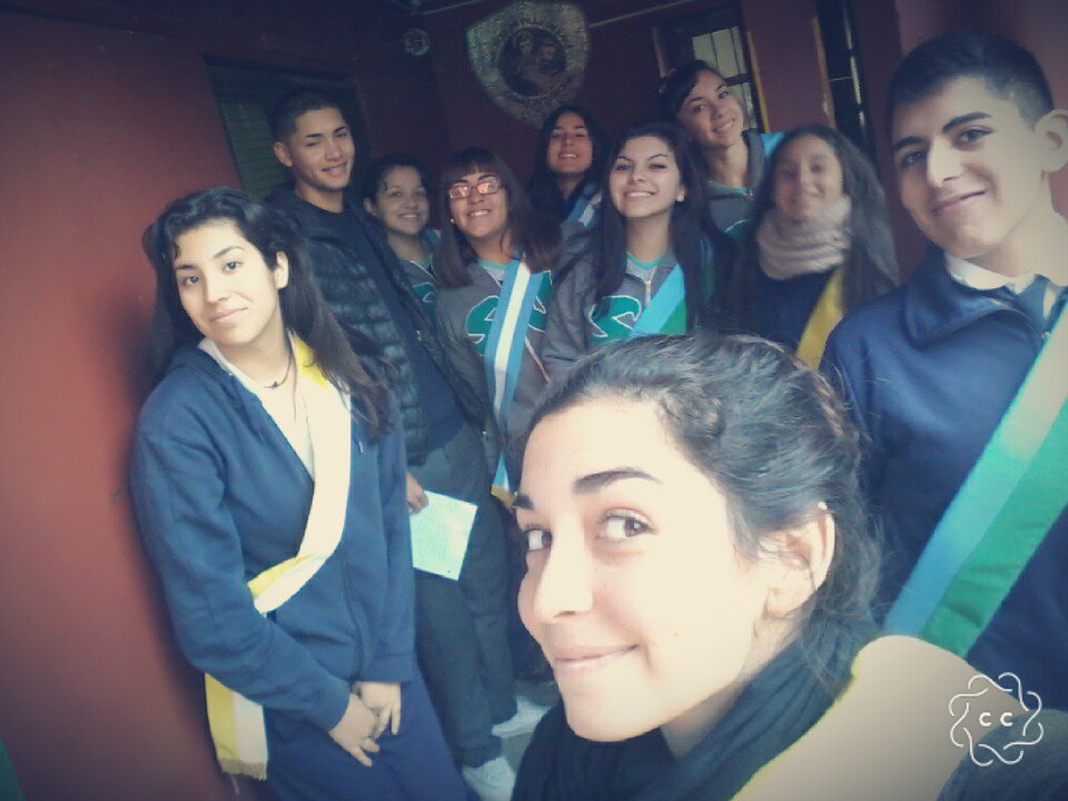 Promo17Sanjo's tweet photo. Acto del 25 de Mayo 💙
#Banderas ✌ https://t.co/IHJt8dUt5l