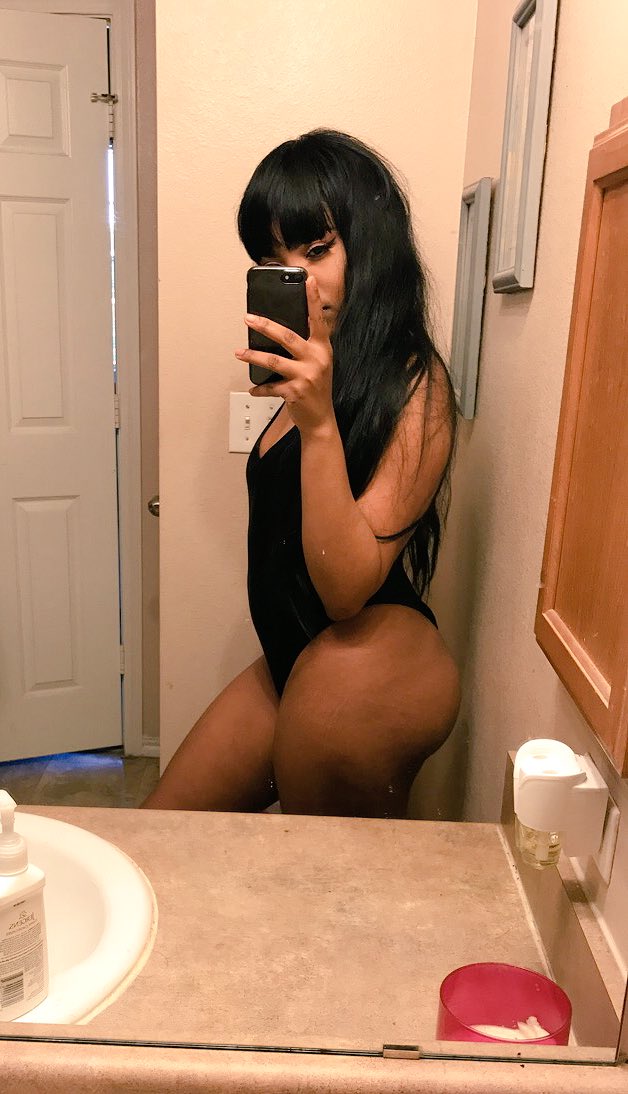 _AttractiveAss's tweet photo. 😂😂 I might delete em might not 🤷🏽‍♀️ https://t.co/obF282w3J9