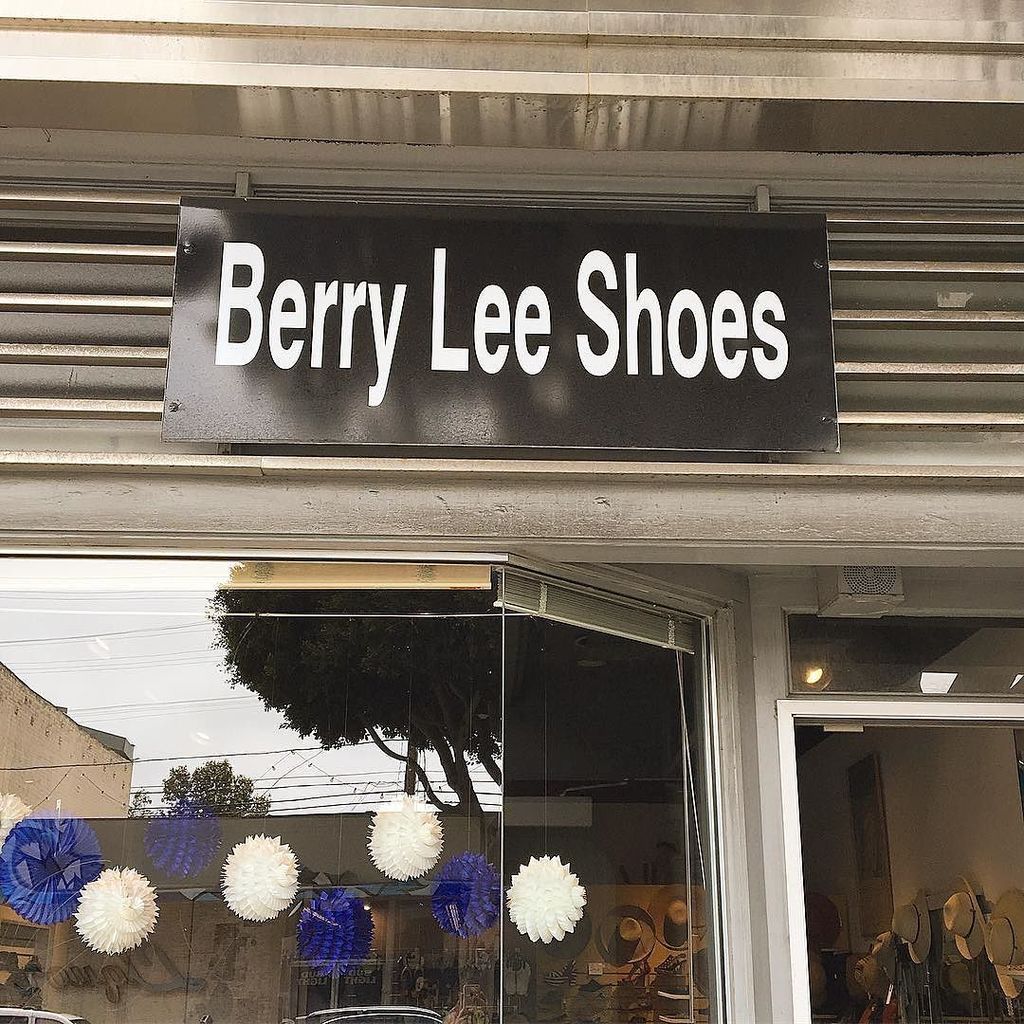 Shit_Sign's tweet photo. Pretty...
#inspired #shitsign #santamonica  #losangeles #👞 https://t.co/OkfQX3htXg https://t.co/nALyfzDLgP