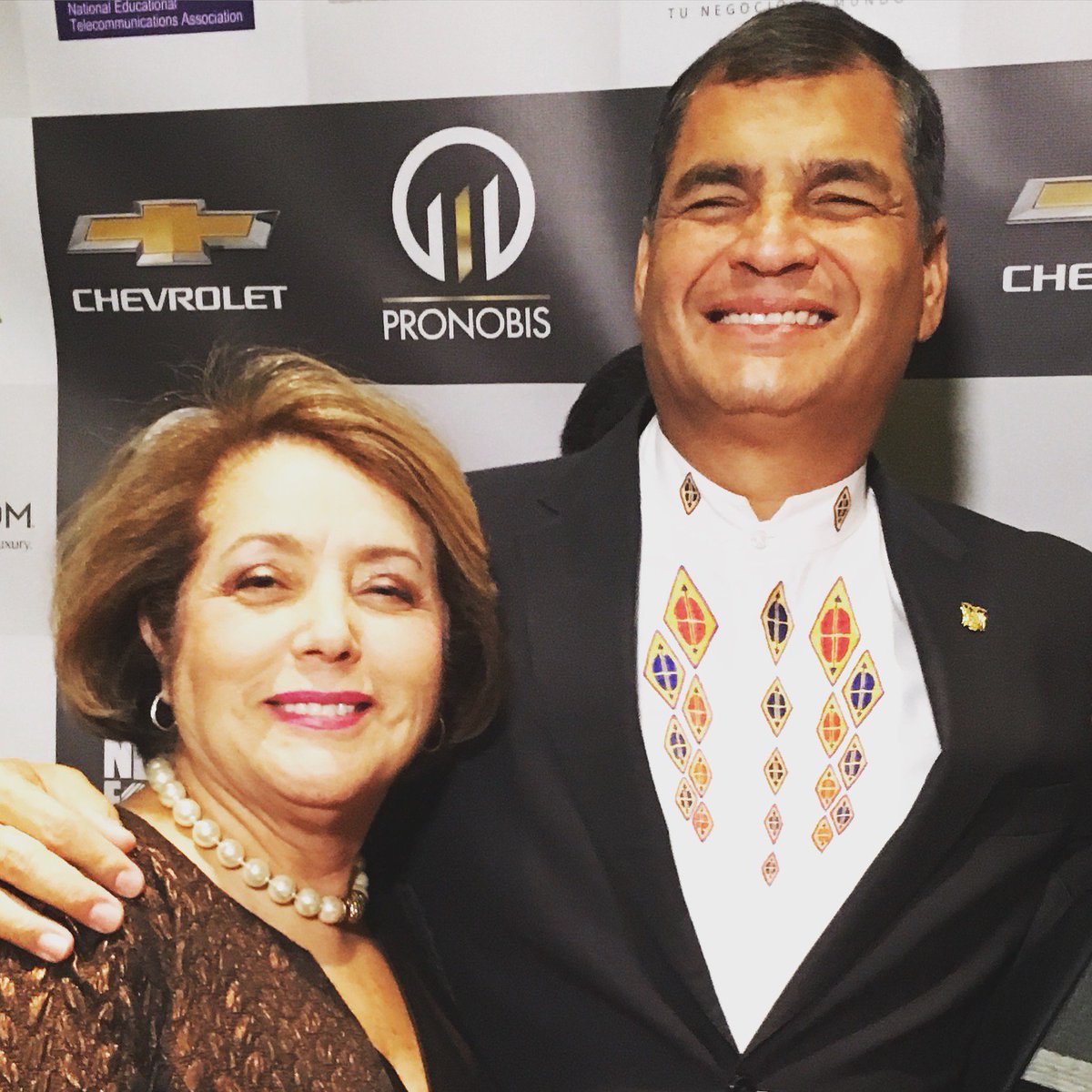 cecuboston's tweet photo. Mi agradeciemiento a @MashiRafael por la oportunidad de servir a los ecuatorianos en Nueva Inglaterra. Deseándole mucho éxito y felicidad. https://t.co/egloHCN4qT