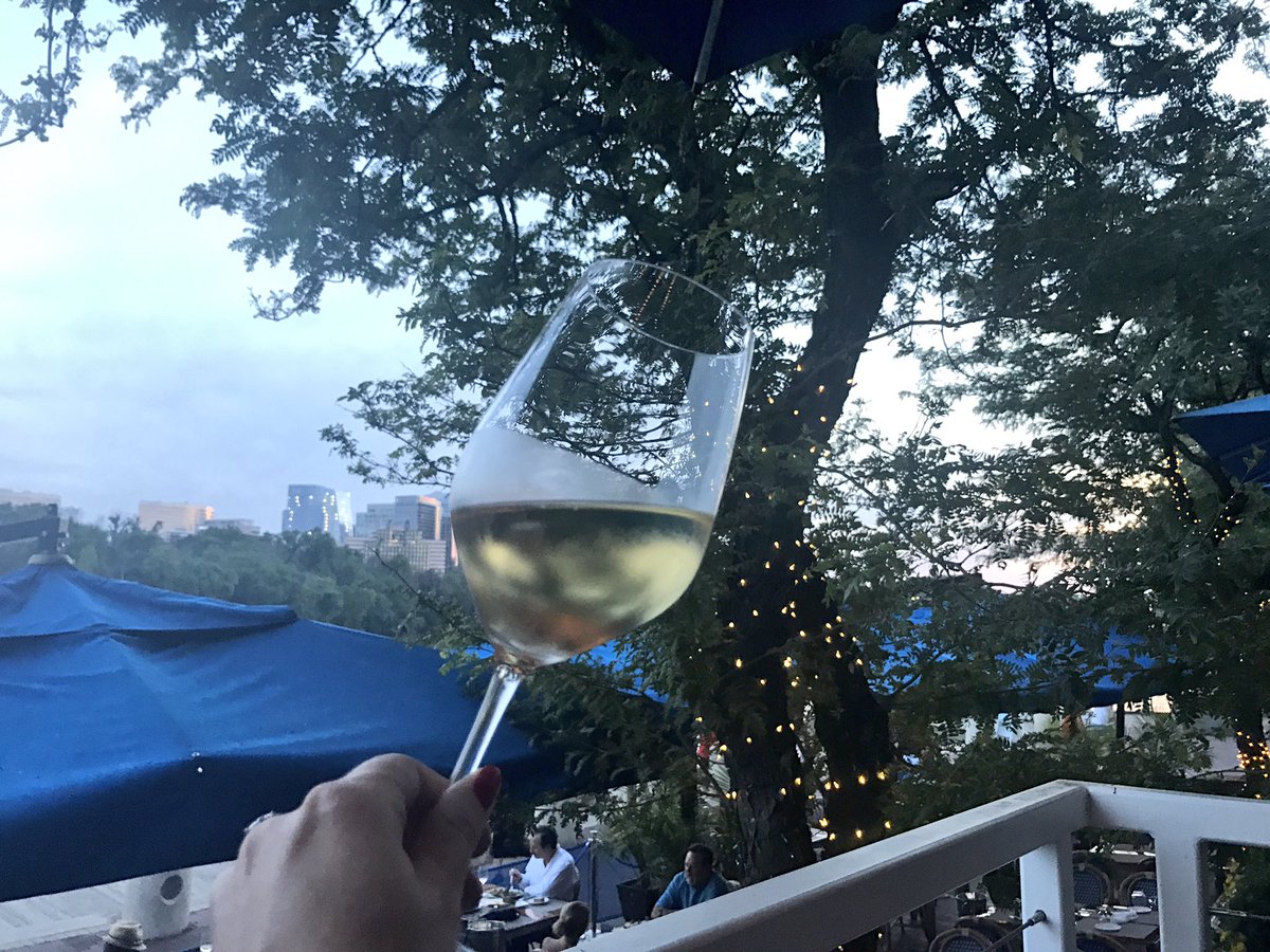 It's a gorgeous night to enjoy #champagne on the #Georgetown waterfront @FiolaMareDC #DC