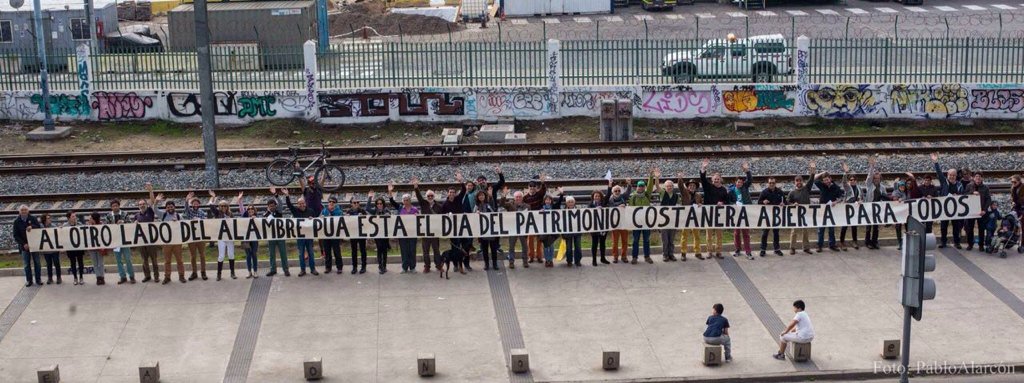 TeAmoValpo's tweet photo. Necesitamos de manera urgente  una "Ley de Puerto" q permita un aporte económico a la ciudad, para el desarrollo de esta 
cc @labeasanchez 👍 https://t.co/kkvEWgnpeg