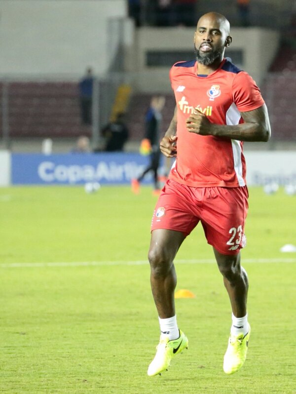 CONFIRMADO
Pipe Baloy se pierde la doble jornada Hexagonal contra Costa Rica y Honduras por desgarro. Baja Sensible