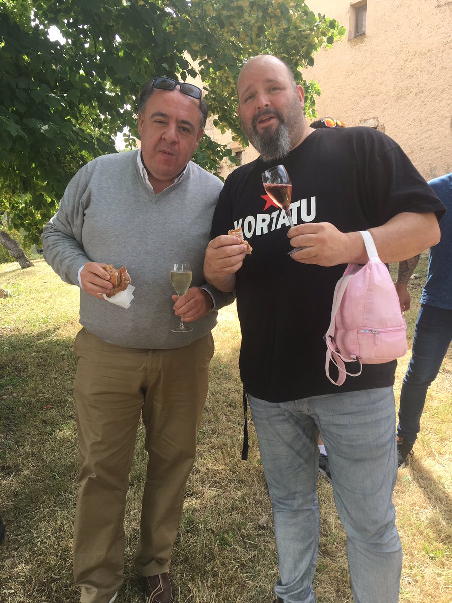 Gran día ahir amb #totselecta a la finca de #torello amb el Paco el Toni i el Marcel, maridan amb conservas de #lacatedral. Gracies