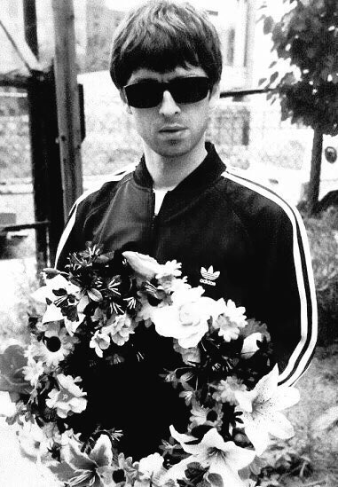 Happy birthday to one of the best songwriters that ever existed, noel gallagher you\re amazing 