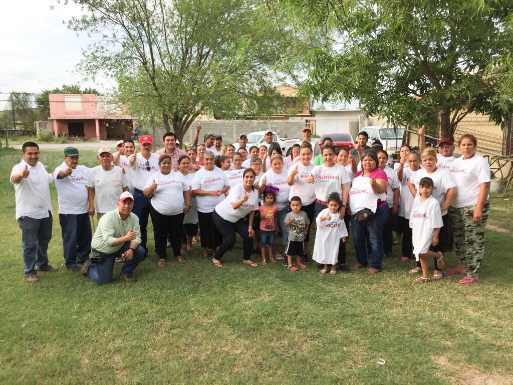 villarrealsonia's tweet photo. Queremos ver a nuestros niños jugando en su colonia con la tranquilidad que vive #PiedrasNegras 
#PorTuSeguridad vota por #SoniaVillarreal✅ https://t.co/VZJxErMo4W