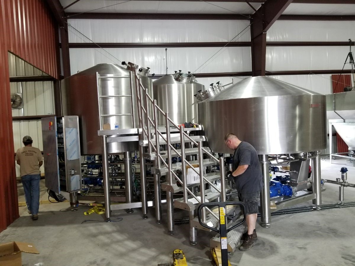 ScottsBeer's tweet photo. @aizoongroup has installed @simatecimpianti lauter tun here @BayouTecheBiere today. https://t.co/MzwItmyhAk