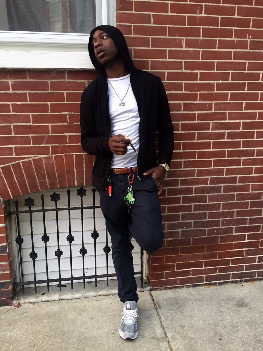 FreeBandz_2's tweet photo. SomeBody Tell My Big Brother That It Paid Off 🎲🤧 Stay Focus EveryDay & Watch It Pay Off 💯💯 #RestEasyBlock https://t.co/DTGoljcuE4