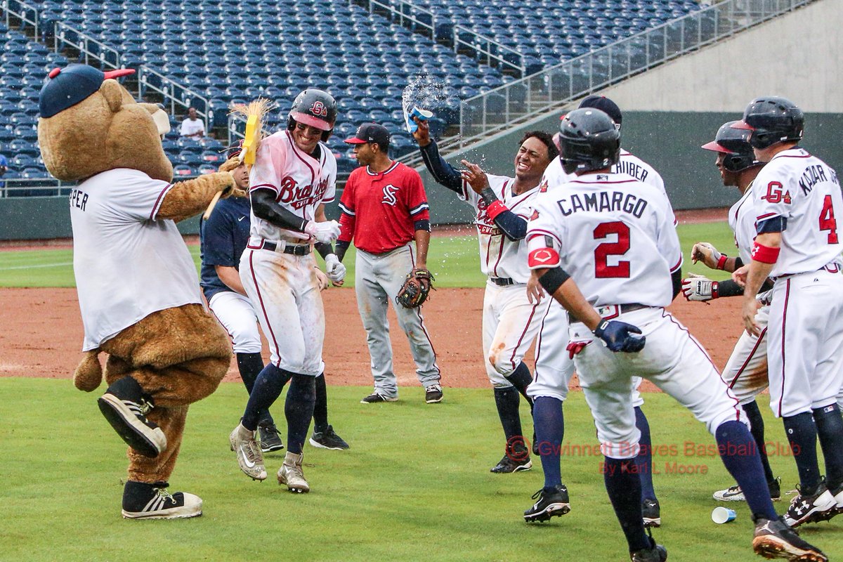 mooreshots's tweet photo. What a way to end the game! #walkoff #sweep #extrainnings #milb #baseball #GBraves #photography #Chopper #LaneAdams https://t.co/dpJyVgJfFV