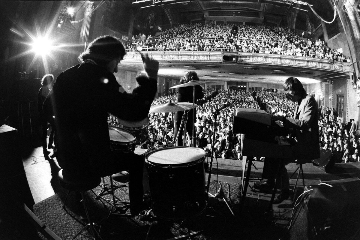 malcostumbres's tweet photo. Terminá el día rompiendo todo con nosotros y esta #AperturaMusical de #ClásicosEnVivo
 @TheDoors - Backdoor Man https://t.co/tEOfDFGwkM