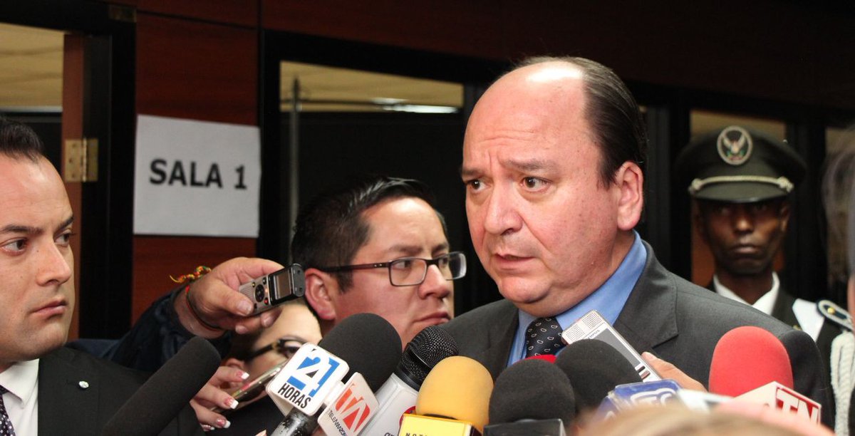 FiscaliaEcuador's tweet photo. #CarlosBacaM viajará a Brasil para establecer mecanismos de cooperación y agilizar investigación en #CasoOdebrecht. https://t.co/VMGU8MXUOI https://t.co/ltGSVk7p88