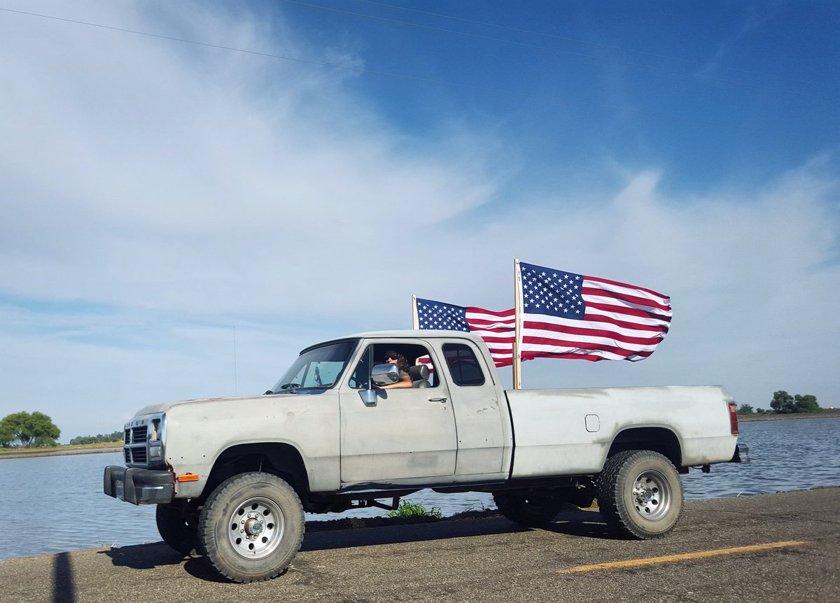 karissaanddodge's tweet photo. Home of the free because of the brave. ๐บ๐ธ #memorialday #redwhiteandblue #merica #dodgediesel https://t.co/v8DsKI8tc9